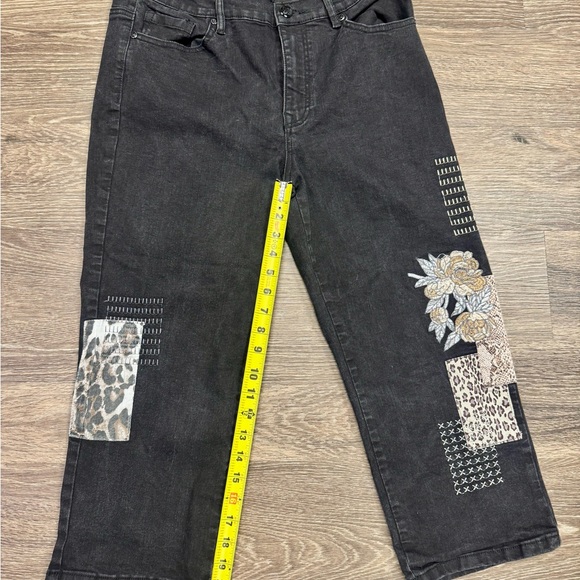 DG2 Diane Gilman Embroidered Patch Capri Jeans Black Size 14 - Picture 4 of 4